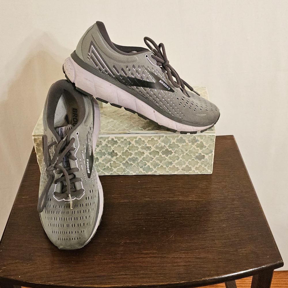 Brooks Ghost 13 Grey Black Running Shoes Mens 10 Wide D 1203381D084 Sneaker